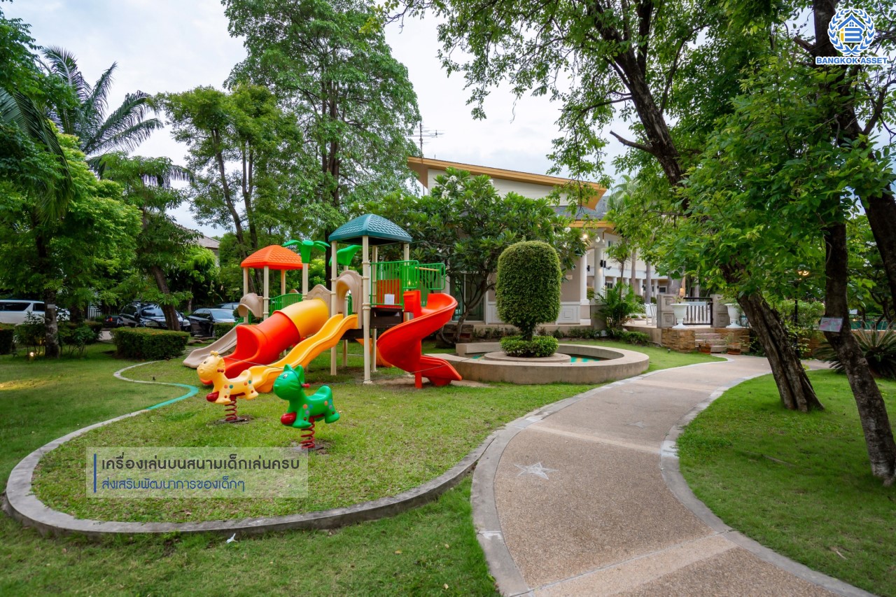 บ้านมือสองตกแต่งใหม่ ม.บางกอกบูเลอวาร์ด ราชพฤกษ์-พระราม5 ดีไซน์สุดหรู หลังมุม เนื้อที่ 61.1 ตร.ว. บนสังคมคุณภาพ SC Asset* ฟังก์ชันพร้อม 3 ห้องนอน 3 ห้องน้ำ จอดรถได้ 2 คัน บนทำเลติดถนนราชพฤกษ์ ใกล้วงเวียนพระรามห้า ,ทางด่วนศรีรัช และเพียง 10 ถึงรถไฟฟ้า "สถานีบางรักใหญ่"...